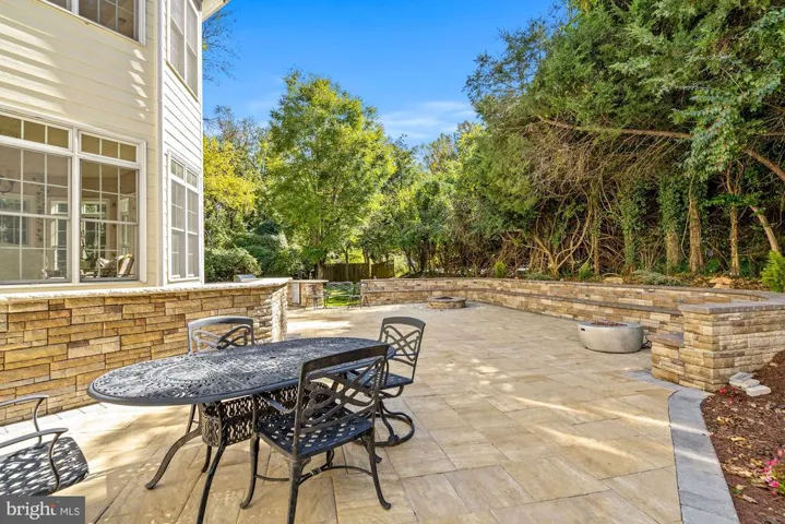1018 Eaton Dr, Mclean, Virginia 22102