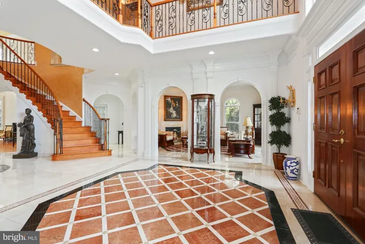 1018 Eaton Dr, Mclean, Virginia 22102