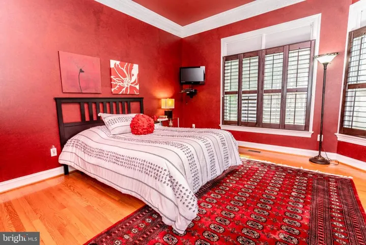 1018 Eaton Dr, Mclean, Virginia 22102
