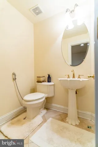 1018 Eaton Dr, Mclean, Virginia 22102