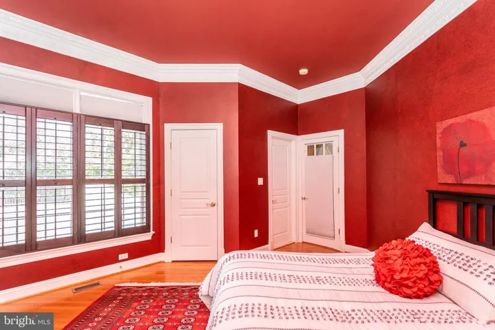 1018 Eaton Dr, Mclean, Virginia 22102