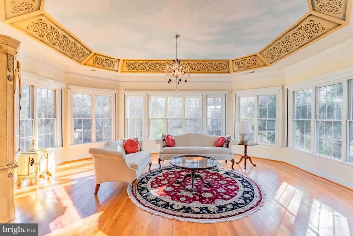 1018 Eaton Dr, Mclean, Virginia 22102