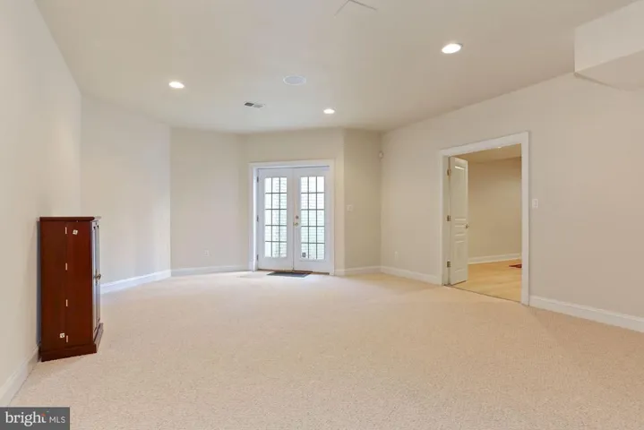 1018 Eaton Dr, Mclean, Virginia 22102