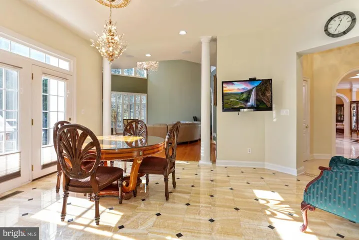 1018 Eaton Dr, Mclean, Virginia 22102