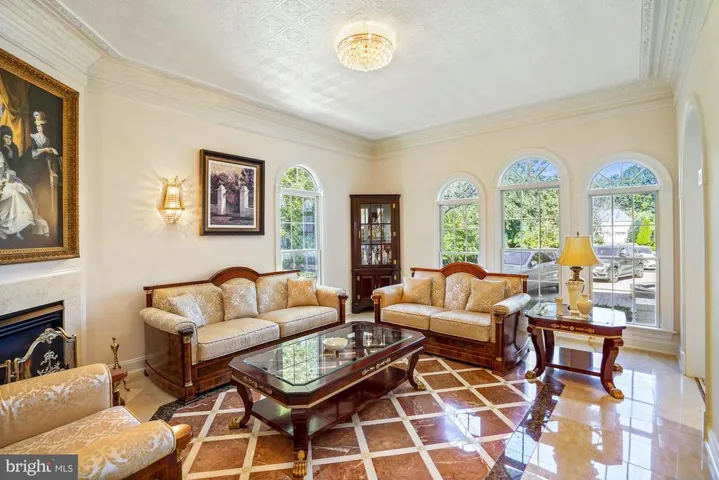 1018 Eaton Dr, Mclean, Virginia 22102