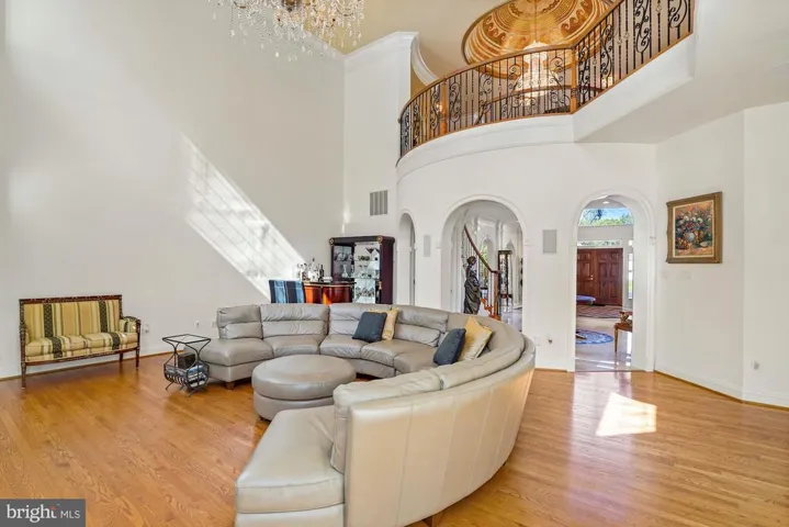 1018 Eaton Dr, Mclean, Virginia 22102