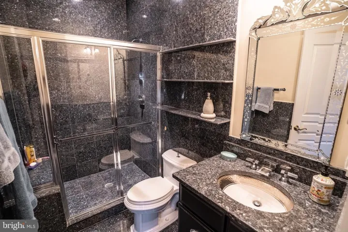1018 Eaton Dr, Mclean, Virginia 22102