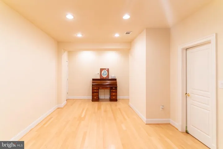 1018 Eaton Dr, Mclean, Virginia 22102
