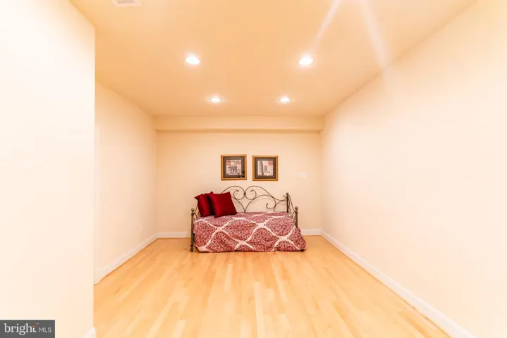 1018 Eaton Dr, Mclean, Virginia 22102