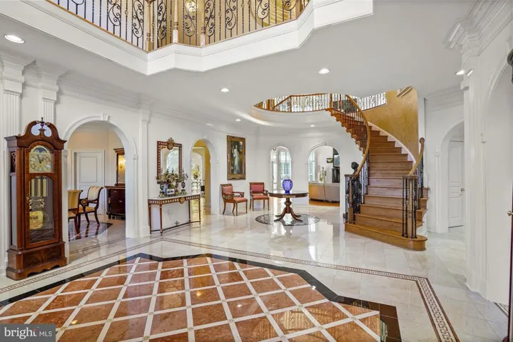 1018 Eaton Dr, Mclean, Virginia 22102