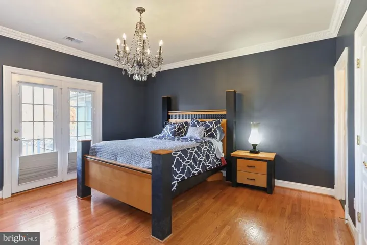 1018 Eaton Dr, Mclean, Virginia 22102