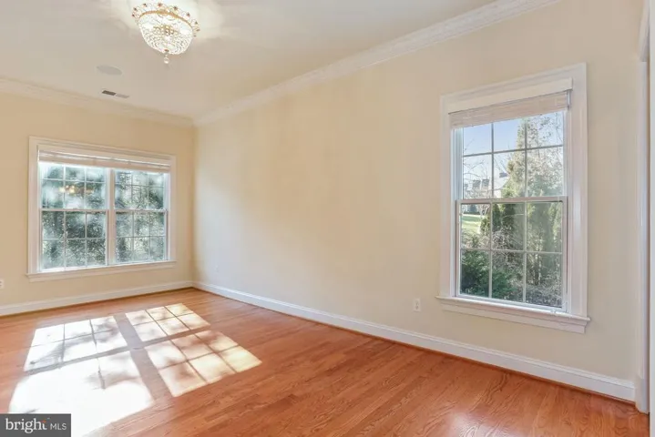 1018 Eaton Dr, Mclean, Virginia 22102