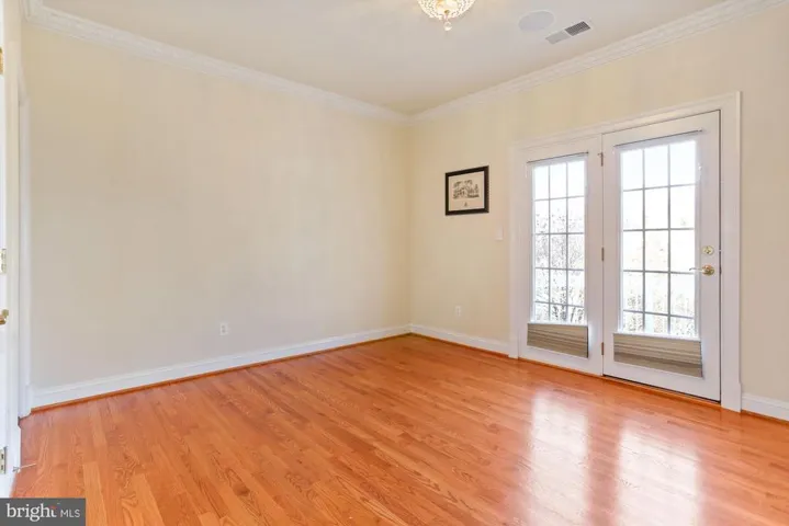 1018 Eaton Dr, Mclean, Virginia 22102