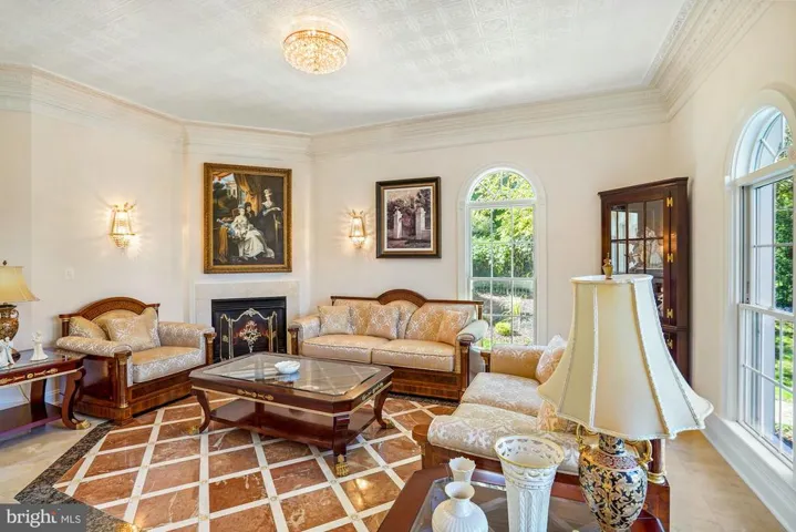 1018 Eaton Dr, Mclean, Virginia 22102