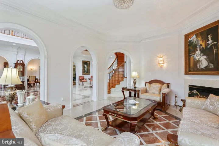 1018 Eaton Dr, Mclean, Virginia 22102
