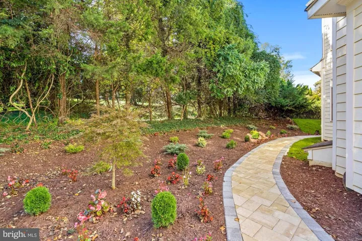 1018 Eaton Dr, Mclean, Virginia 22102