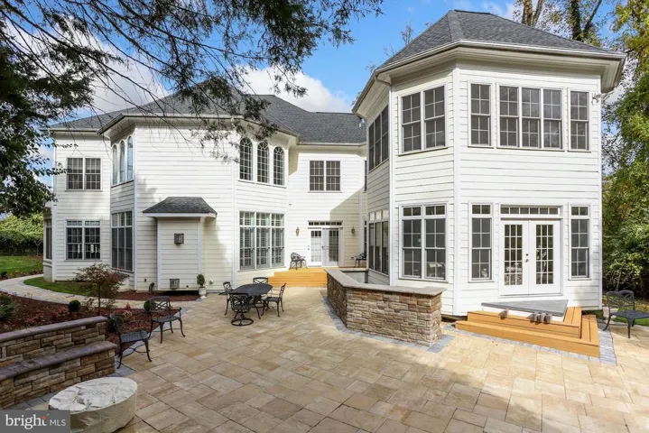 1018 Eaton Dr, Mclean, Virginia 22102