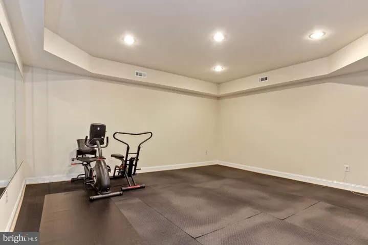 1018 Eaton Dr, Mclean, Virginia 22102