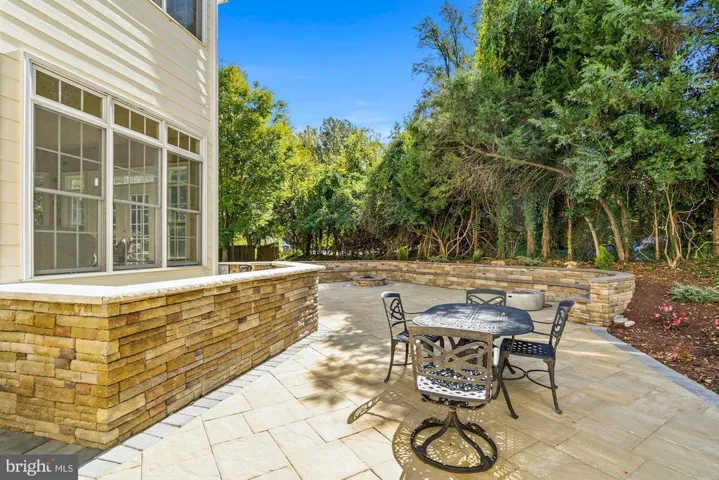 1018 Eaton Dr, Mclean, Virginia 22102