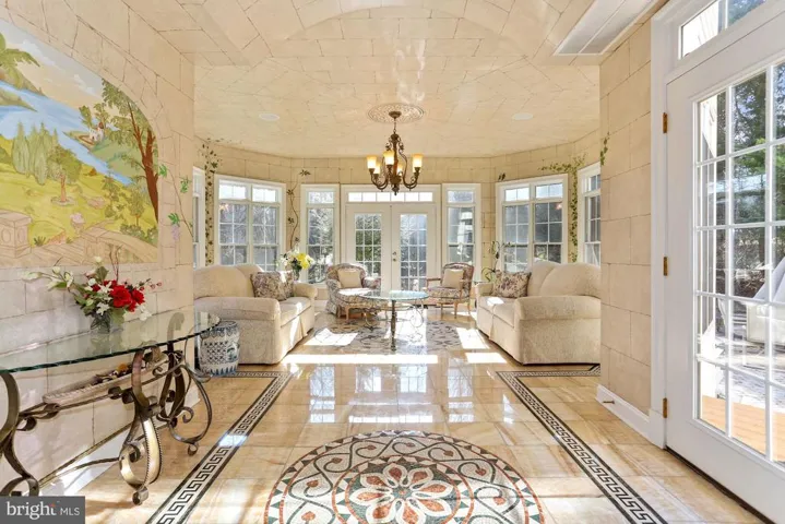 1018 Eaton Dr, Mclean, Virginia 22102