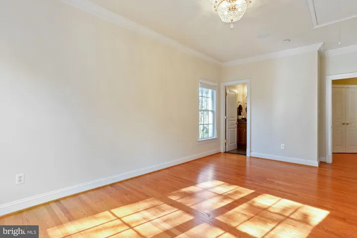 1018 Eaton Dr, Mclean, Virginia 22102
