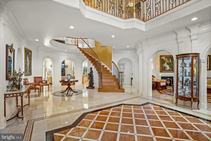 1018 Eaton Dr, Mclean, Virginia 22102
