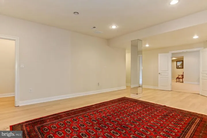 1018 Eaton Dr, Mclean, Virginia 22102