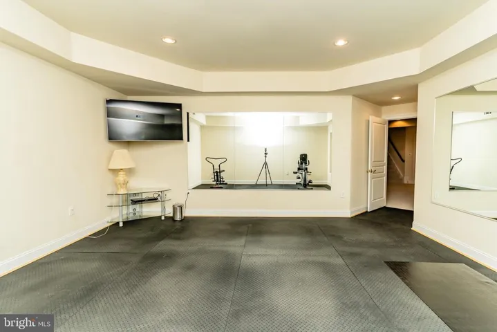 1018 Eaton Dr, Mclean, Virginia 22102