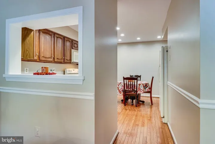 10042 Beacon Pond Ln, Burke, Virginia 22015
