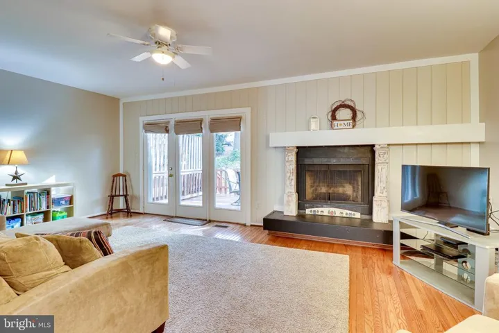 10042 Beacon Pond Ln, Burke, Virginia 22015