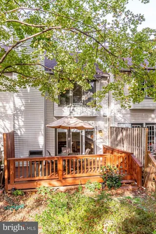10042 Beacon Pond Ln, Burke, Virginia 22015