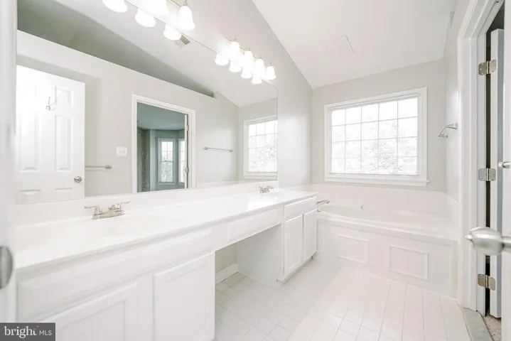 6584 Irvin Ct, Alexandria, Virginia 22312