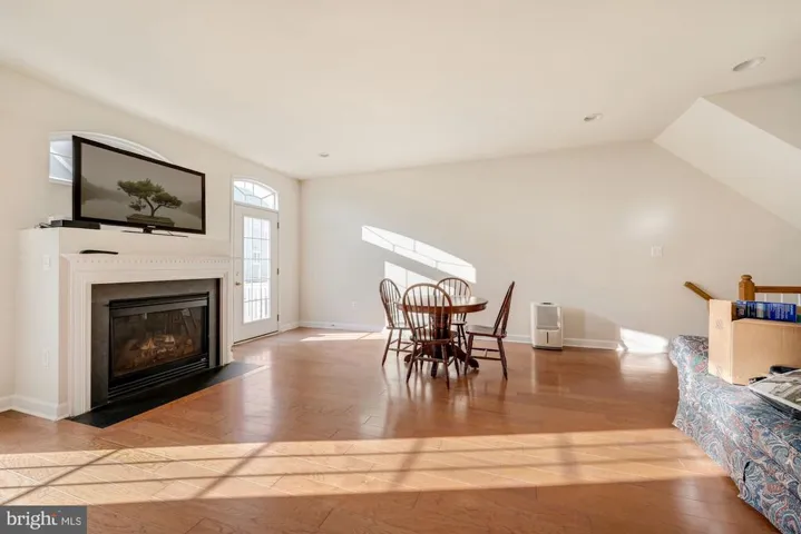 762 Ayrshire Ln, Woodbridge, Virginia 22191