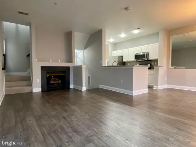 21164 Domain Ter, Sterling, Virginia 20165