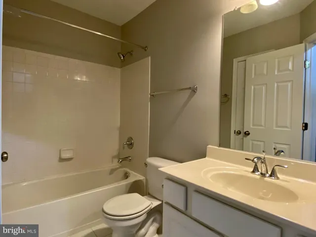 21164 Domain Ter, Sterling, Virginia 20165