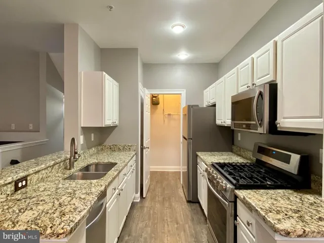21164 Domain Ter, Sterling, Virginia 20165