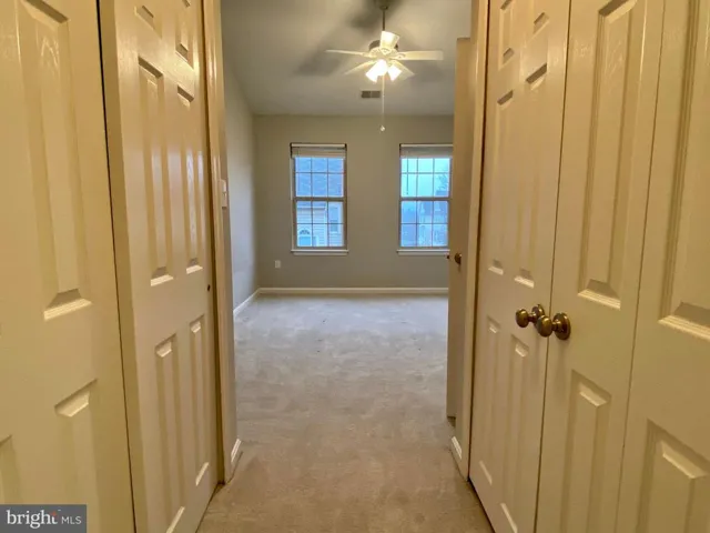 21164 Domain Ter, Sterling, Virginia 20165
