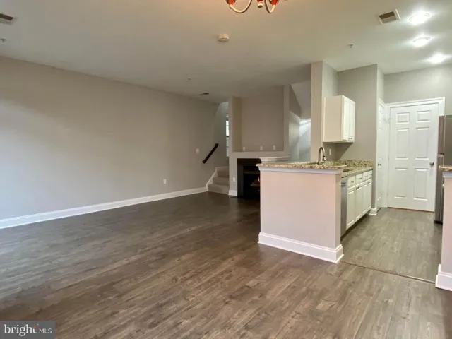 21164 Domain Ter, Sterling, Virginia 20165