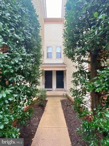 21164 Domain Ter, Sterling, Virginia 20165