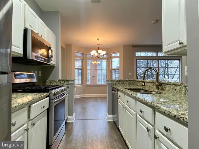 21164 Domain Ter, Sterling, Virginia 20165
