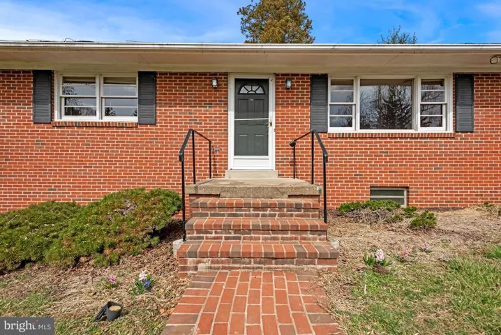16 Jefferson Dr, Sterling, Virginia 20165