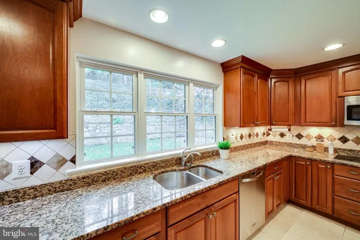 6117 Larstan Dr, Alexandria, Virginia 22312