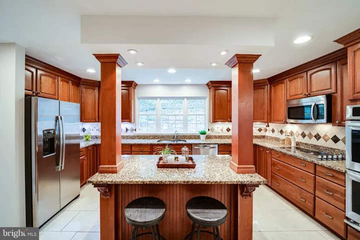 6117 Larstan Dr, Alexandria, Virginia 22312