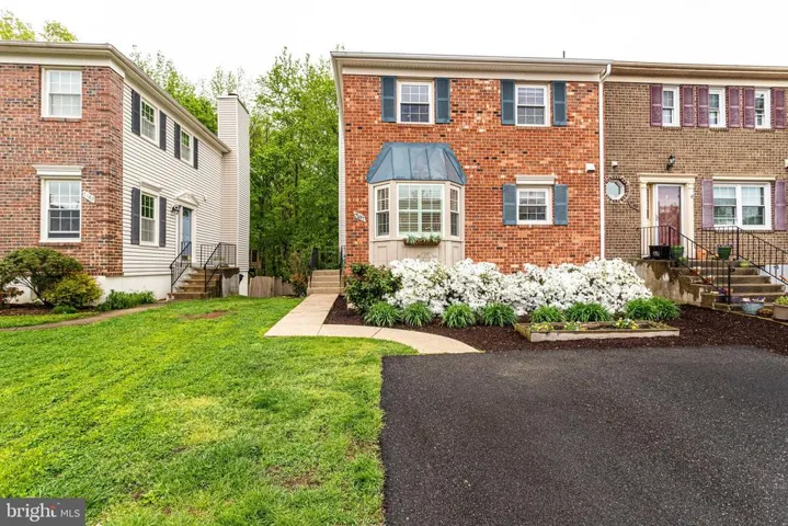 7187 Lake Cove Dr, Alexandria, Virginia 22315