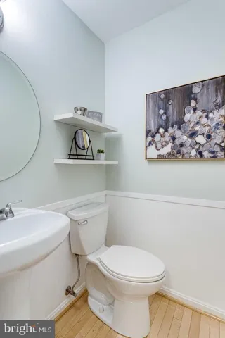 7187 Lake Cove Dr, Alexandria, Virginia 22315