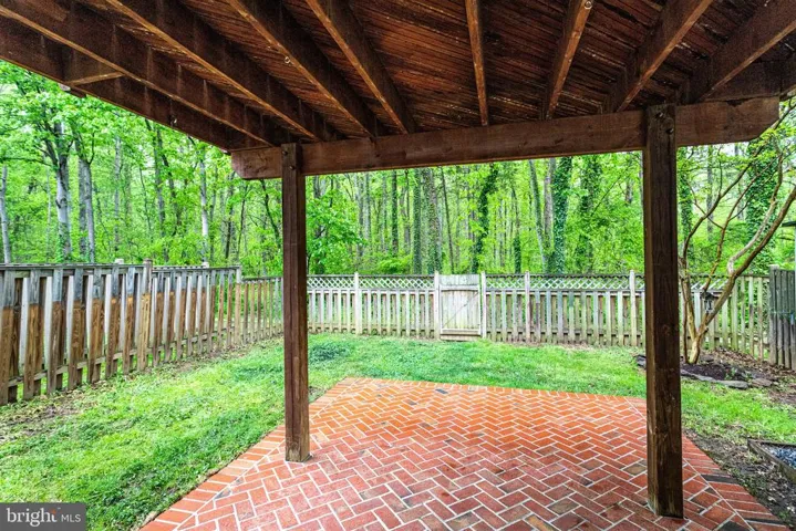 7187 Lake Cove Dr, Alexandria, Virginia 22315