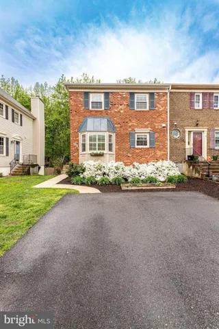 7187 Lake Cove Dr, Alexandria, Virginia 22315