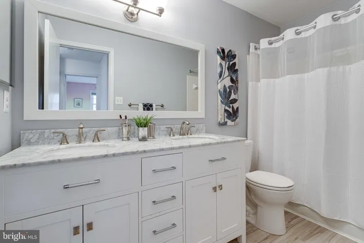 7187 Lake Cove Dr, Alexandria, Virginia 22315