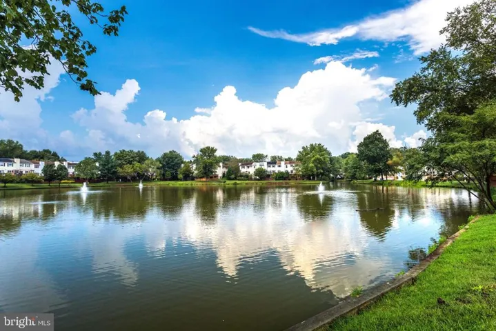 7187 Lake Cove Dr, Alexandria, Virginia 22315