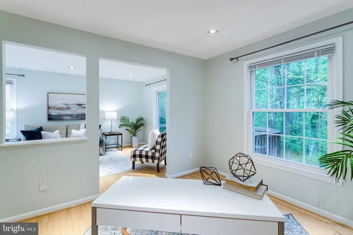 7187 Lake Cove Dr, Alexandria, Virginia 22315